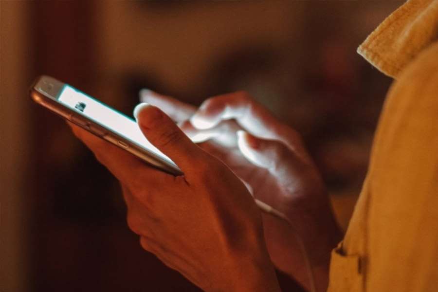 পুলিশ জানিয়েছে, মুম্বইতে একটি ডেটিং অ্যাপের মাধ্যমে পরিচয় হয়েছিল শ্রদ্ধা এবং আফতাবের। তাঁরা তিন বছর ধরে একত্রবাস করছিলেন এবং দিল্লিতে চলে গিয়েছিলেন। 