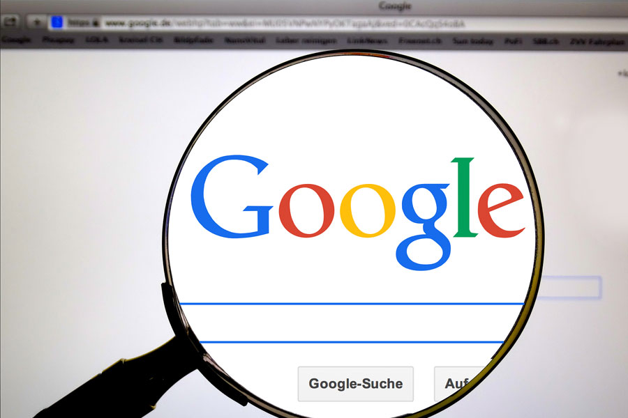 প্রসঙ্গত, গত ১৮ মে দিল্লির মেহরৌলিতে শ্রদ্ধাকে খুন করেন প্রেমিক আফতাব আমিন পুনাওয়ালা। এর পর আমেরিকার এক ওয়েব সিরিজ় থেকে ‘অনুপ্রেরণা’ নিয়ে শ্রদ্ধার মৃতদেহ ৩৫ টুকরো করে ফেলেন আফতাব। খুনের পর রক্ত পরিষ্কার করার উপায় বার করেন গুগল সার্চ করে।