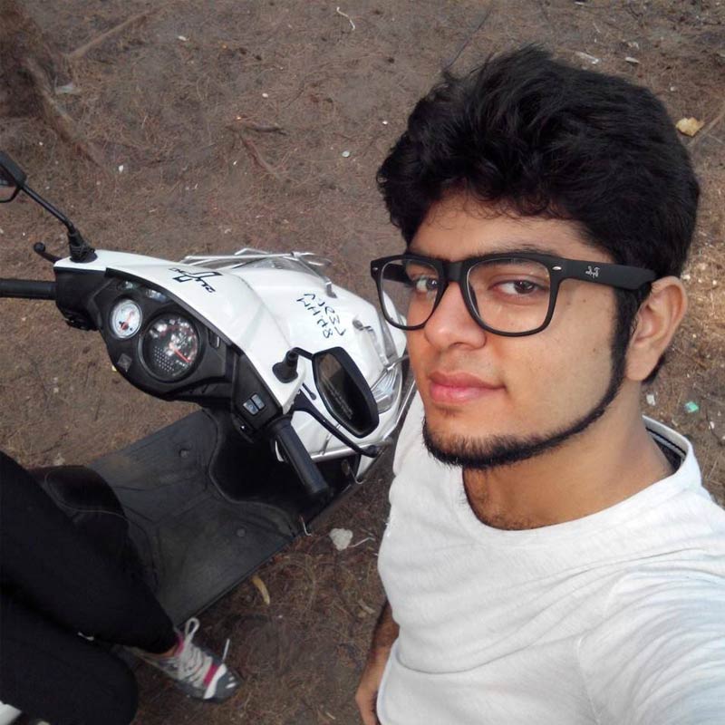 খুনের কয়েক দিন আগে আফতাবের সঙ্গে হিমাচল ঘুরতেও গিয়েছিলেন শ্রদ্ধা। কয়েক দিন আগে ঘুরে এসেছিলেন হৃষীকেশ থেকেও। কিন্তু তখনও শ্রদ্ধা জানতেন না যে কী করুণ পরিণতি হতে চলেছে তাঁর জীবনের।