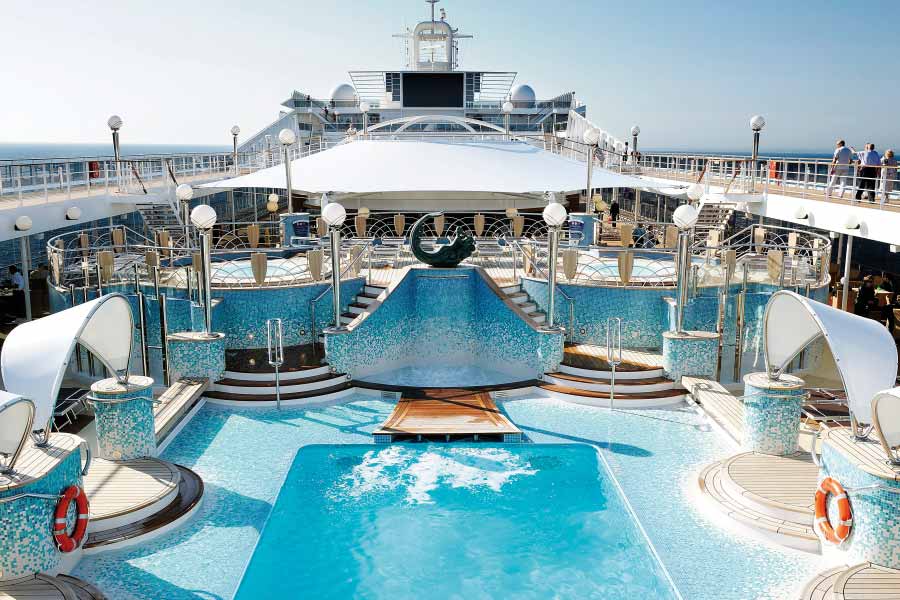 জানা গিয়েছে, সেই ক্রুজে শপিং মল, সালঁ, স্পা-র মতো বিভিন্ন পরিষেবা পাওয়া যাবে। আমোদ-প্রমোদ এবং বিনোদনের আরও হাজার রকম উপাদান থাকছে সেই ক্রুজে।