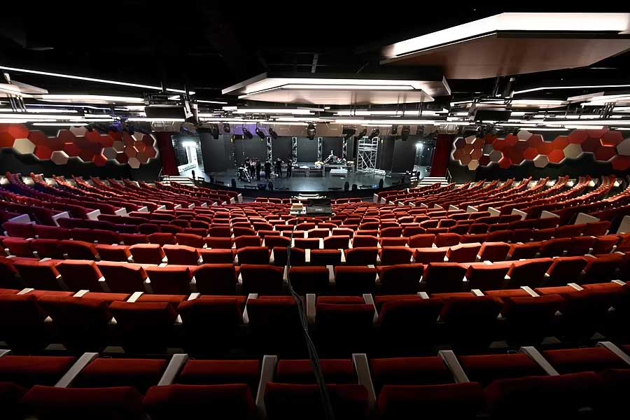 ২০১৬ থেকে এই প্রমোদতরী বানানোর পরিকল্পনা নেওয়া হয়। ইটালির সংস্থা এমএসসি ক্রুজেস এটি তৈরি করেছে। মোট চারটি প্রমোদতরী তৈরি করা হয়েছে ৪০০ কোটি ইউরোয় (ভারতীয় মুদ্রায় ৩৩,৮৩২ কোটি)।