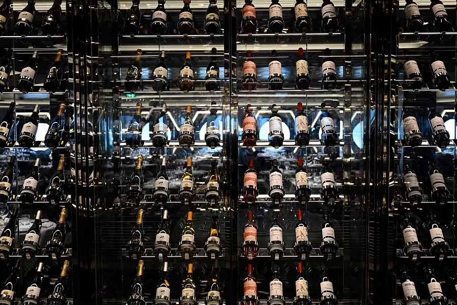 এই প্রমোদতরী লম্বায় ১০৯৪ ফুট, উচ্চতা ২২৩ ফুট এবং প্রস্থে ১৫৪ ফুট। এর গতি ২২.৭ নট। মোট ৬,৭৬২ জন যাত্রী থাকতে পারবেন। তাঁদের জন্য কর্মী থাকবেন ২,১৩৮ জন। প্রমোদতরীর ২১টি ডেক রয়েছে।