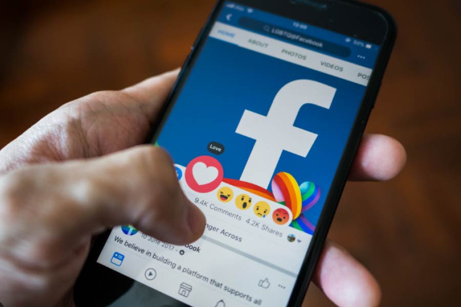 শ্রদ্ধার মোবাইল ফোনটিও খুঁজে পাওয়া যায়নি। ওই মোবাইল খুঁজে পাওয়া গেলে আরও অনেক তথ্য পুলিশের হাতে আসত বলে মনে করা হচ্ছে। 