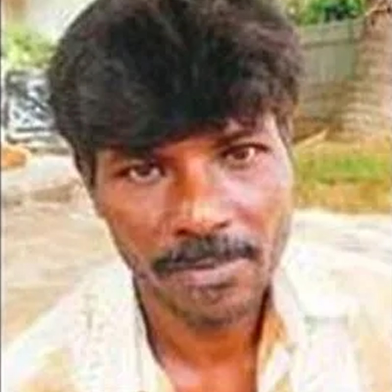 সম্ভাজি কালে। ভিক্ষা করাই তাঁর পেশা। মহারাষ্ট্রের বাসিন্দা তিনি। শুধু মাত্র ভিক্ষা করেই নাকি কোটি কোটি টাকা জমিয়েছেন তিনি।