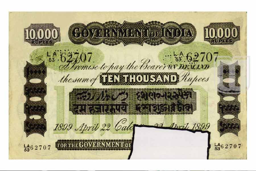 অবিশ্বাস্য শোনালেও ভারতে সত্যিই এক সময় এই নোট প্রচলিত ছিল। ১০০০০ টাকার নোট দিয়ে নানা গুরুত্বপূর্ণ লেনদেন করা হত এই দেশেই।