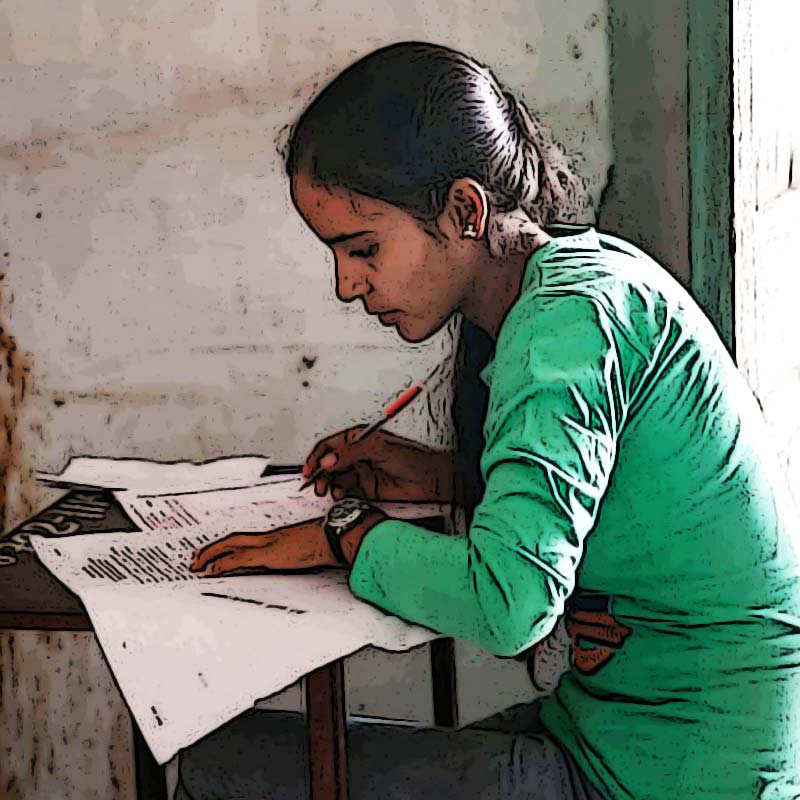 এই প্রতারণার কারবারে অর্চনার ঘনিষ্ঠ এক মহিলার খোঁজেও তল্লাশি চালাচ্ছে পুলিশ। তাঁর নামে লুকআউট নোটিস জারি করা হয়েছে। 