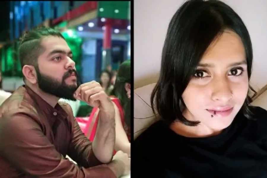 এই ঘটনার সঙ্গে দিল্লিতে শ্রদ্ধা-হত্যার মিল পাচ্ছেন অনেকে। দিল্লি পুলিশের দাবি, গত ১৮ মে দুপুর থেকে আফতাব এবং শ্রদ্ধার মধ্যে ঝগড়াঝাঁটি শুরু হয়েছিল। মুম্বই থেকে দিল্লিতে আসায় আপত্তি ছিল আফতাবের। তাতেই শ্রদ্ধার সন্দেহ হয় যে  অন্য কারও সঙ্গে সম্পর্কে জড়িয়েছেন আফতাব। অন্য মহিলার সঙ্গে আফতাবের হোয়াটসঅ্যাপ মেসেজও দেখে ফেলেছিলেন শ্রদ্ধা। যা নিয়ে তাঁদের সম্পর্কে টানাপড়েন চলছিল।