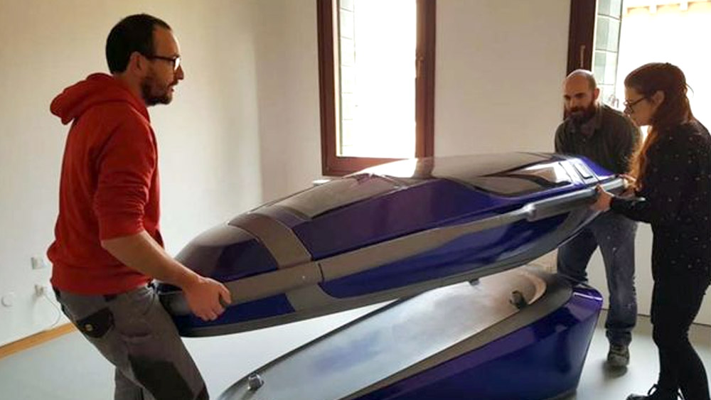 ২০১৫ সালে নিজের ডাক্তারির লাইসেন্স পুড়িয়ে ফেলেন নিটশে। ২০২১ সালে তৈরি করে ফেলেন আত্মহত্যার জন্য যন্ত্র ‘সার্কো’। সুইৎজারল্যান্ডের যে সব ক্লিনিকে স্বেচ্ছামৃত্যুর ব্যবস্থা করা হয়, সেখানে এই যন্ত্র ব্যবহারের অনুমোদন দেওয়া হয়েছে। 