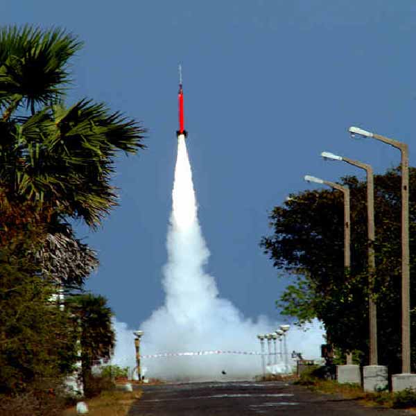 শুক্রবার স্কাইরুট-এর দাবি, শ্রীহরিকোটা থেকে উৎক্ষেপণের পর এটি ৮৯.৫ কিলোমিটার উপরে উঠেছে। প্রধানমন্ত্রীর মতোই এই সফর ঘিরে উচ্ছ্বসিত সংস্থা কর্তৃপক্ষও। স্কাইরুটের সহ-প্রতিষ্ঠাতা পবনকুমার চন্দানা বলেন, ‘‘দেশের প্রথম বেসরকারি রকেট উৎক্ষেপণ করে আমরা ইতিহাস গড়েছি।’’