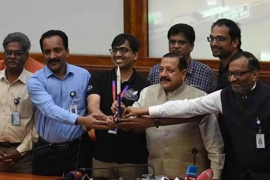 স্কাইরুট জানিয়েছে, রকেটটি তৈরি করতে ২০০ জন ইঞ্জিনিয়ার ২ বছর কাজ করেছেন। অত্যাধুনিক বিমানের প্রযুক্তিতে তৈরি এই রকেটে রয়েছে সলিড ফুয়েল প্রপালশন। কার্বন ফাইবারের সাহায্যে এর কাঠামোটি গড়া হয়েছে।