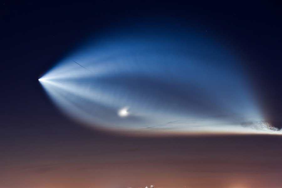 মূলত যে ছবি দেখিয়ে অলড্রিন  ইউএফও (ভিন্‌গ্রহীদের মহাকাশযান) তত্ত্ব প্রতিষ্ঠার চেষ্টা করেছিলেন, সেটি আসলে আর এক আমেরিকান মহাকাশচারী চার্লস ডিউক জুনিয়রের। তিনি ১৯৭২ সালের ‘অ্যাপোলো ১৬ মিশন’-এর যাত্রী। অলড্রিনদের অভিযানের সঙ্গে তাঁর সম্পর্ক ছিল না।