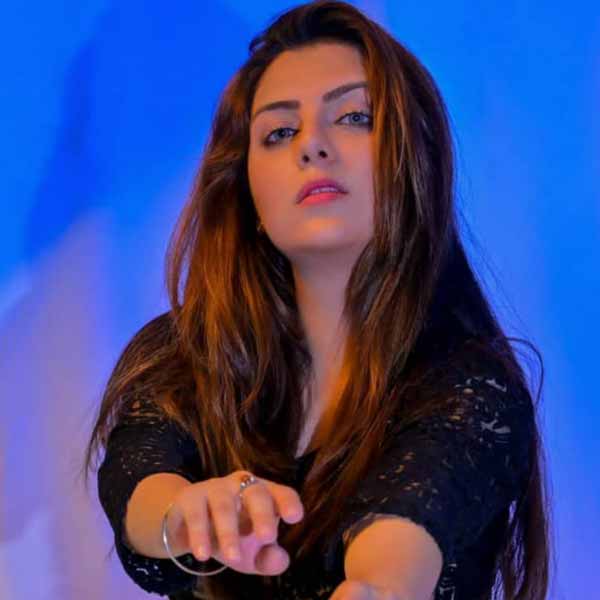 পাকিস্তানের মডেল তথা জনপ্রিয় অভিনেত্রী রিদা। করাচিতেই তাঁর স্কুল এবং কলেজ জীবন কেটেছে। স্কুলজীবন শেষে আইন নিয়ে পড়াশোনা করেছেন রিদা।