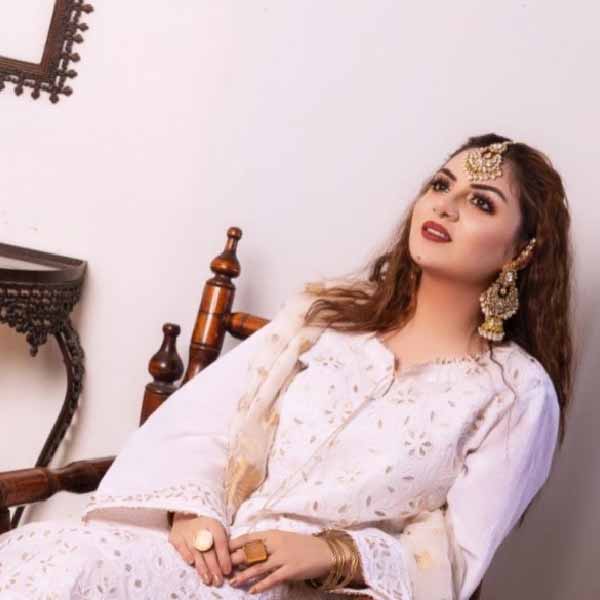 সলমন শেখ নামে এক ব্যক্তির সঙ্গে বিয়ে হয়েছিল রিদার। কিন্তু সেই সম্পর্ক মাত্র তিন বছর টিকেছিল। তার পর তাঁরা আলাদা হয়ে যান। এখান থেকেই রিদার জীবনে নেমে এসেছিল ঘোর অন্ধকার।