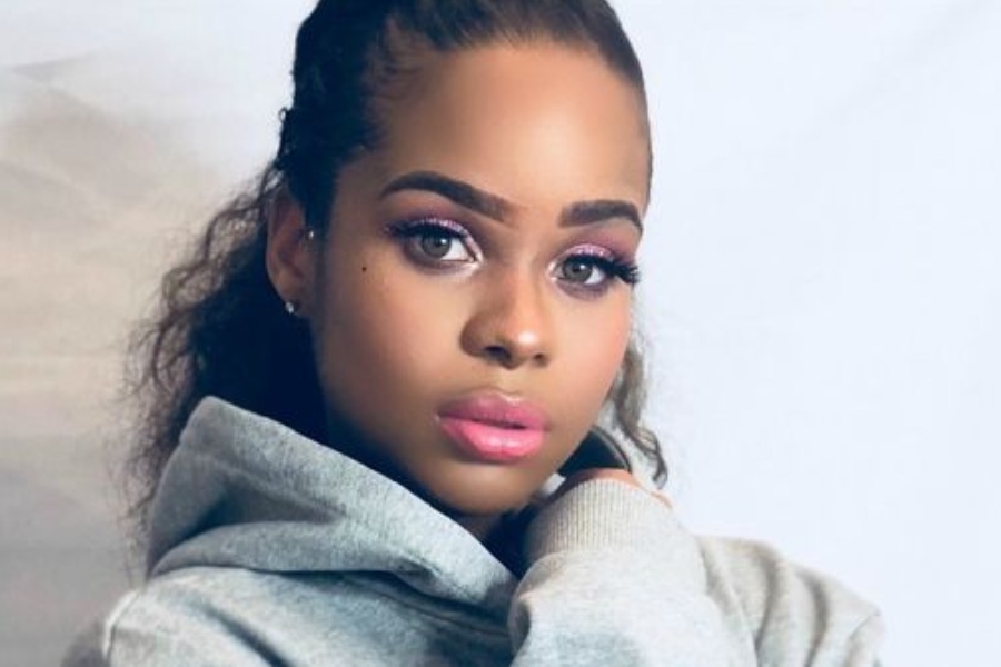 কাতারে থাকবেন ইংল্যান্ডের ফুটবলার রাহিম স্টার্লিংয়ের বান্ধবী পেজ মিলিয়ান। ম্যাঞ্চেস্টার সিটির স্ট্রাইকারের স্ত্রী পেশায় মডেল। পেজের নিজের একটি ব্যবসাও রয়েছে।