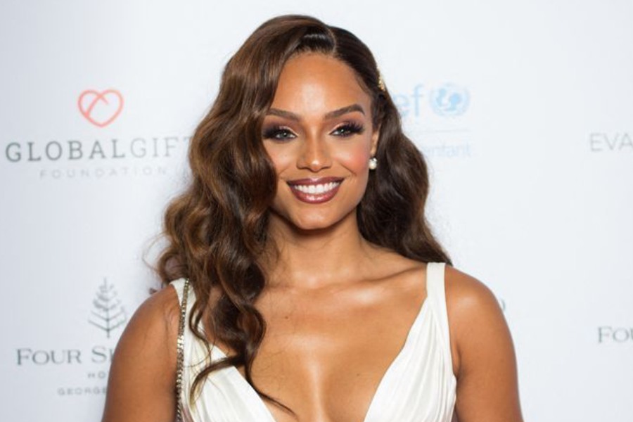 নজর থাকবে ফ্রান্সের কিলিয়ন এমবাপের বান্ধবী অ্যালিসিয়া অ্যালিসের উপরেও। প্রাক্তন মিস ফ্রান্সের কয়েক বছরের সম্পর্ক এমবাপের। এখনও বিয়ে করেননি তাঁরা।