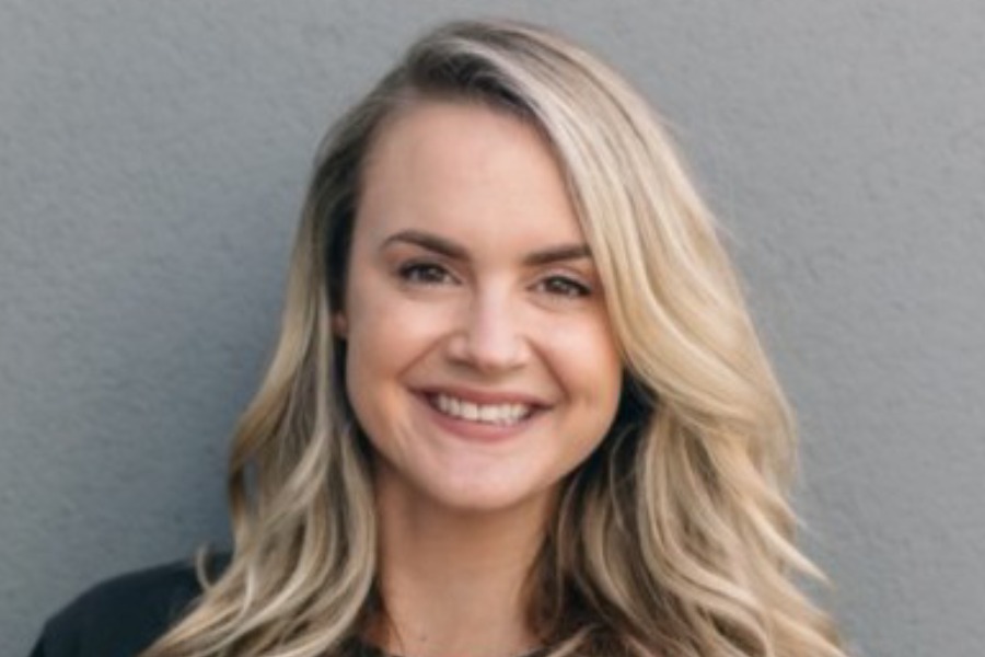 আমেরিকার ওয়াকার জ়িমেরম্যানের স্ত্রী স্যালি টাকারও জনপ্রিয় মুখ। তিনি এক জন পেশাদার রূপটান শিল্পী। ২০১৬ সালে বিয়ে তাঁদের।