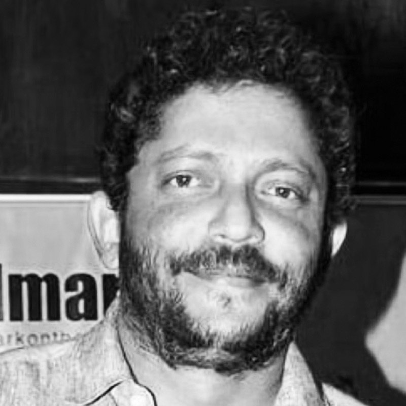 মোহনলালের ‘দৃশ্যম’-এর দু’টি সিনেমারই পরিচালনা করেছেন জিতু। কিন্তু অজয়ের ‘দৃশ্যম’-এর প্রথম ভাগটি নিশিকান্ত কামাত পরিচালনা করলেও, ক্যানসার আক্রান্ত হয়ে তিনি মারা যাওয়ায় দ্বিতীয় ভাগটি পরিচালনা করেছেন অভিষেক পাঠক।