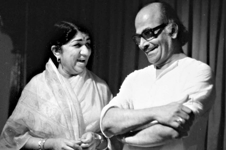অমৃত: লতা মঙ্গেশকরের সঙ্গে সলিল চৌধুরী। কলকাতা, ১৯৮১