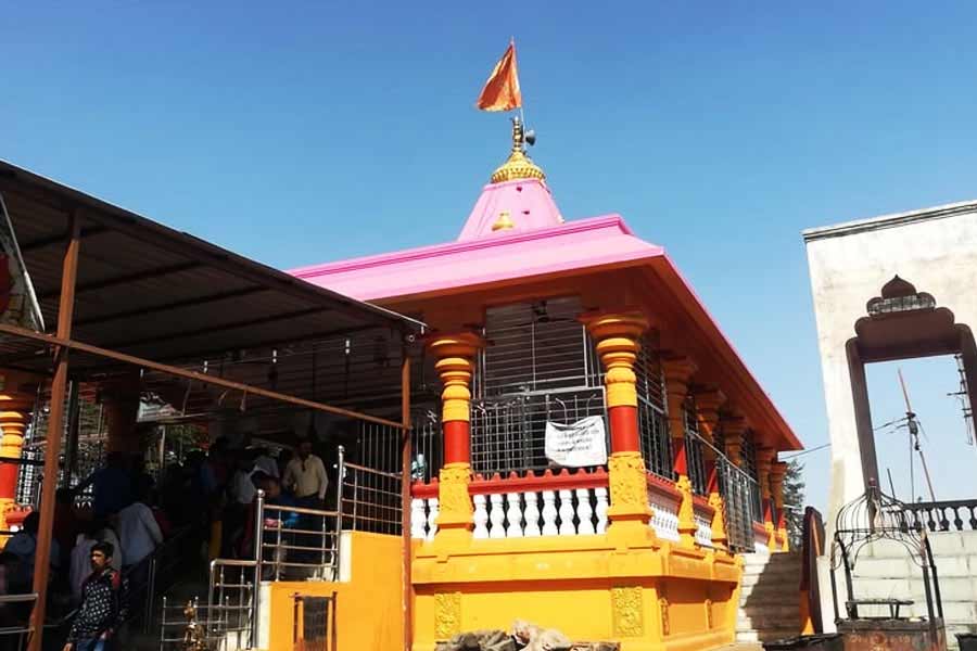 উজ্জয়িনীর মন্দির শুধু নয়, শহরের অভিভাবক হয়ে বসে রয়েছেন কালভৈরব। 