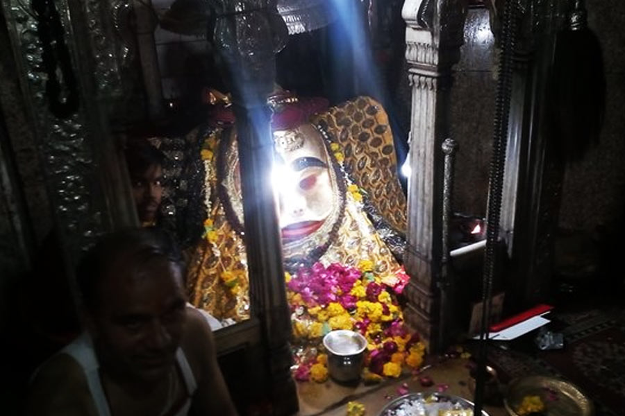 মনে করা হয়, এই বিশেষ দিনে ভৈরবনাথকে ভোগ নিবেদন করে ভক্ত যা চান, তা-ই পান। 