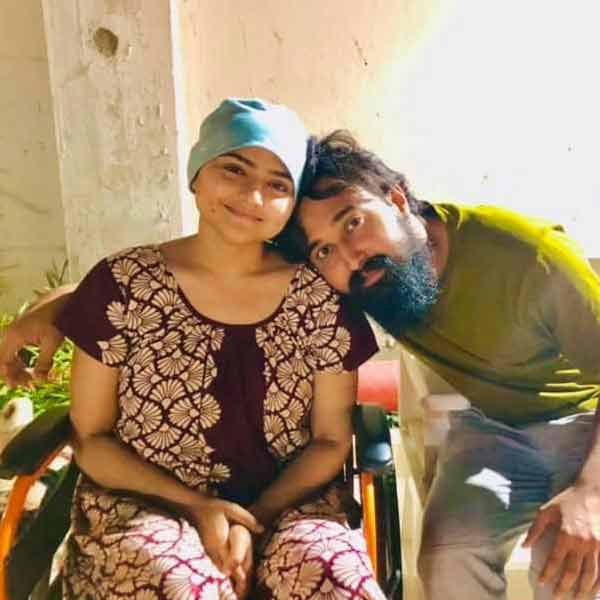 মা, বাবা, দিদি এবং বন্ধু-অভিনেতা সব্যসাচী চৌধুরীর চেষ্টায় ঐন্দ্রিলা রাজি হন আবার লড়াই করার জন্য।  সে বারও তাঁকে সুস্থ হয়ে ফিরে আসার কথা জোর দিয়ে জানাতে পারেননি চিকিৎসকেরা। বরং ঐন্দ্রিলা আদৌ অপারেশনের টেবিল থেকে ফিরতে পারবেন কি না, তা নিয়েই সন্দেহ ছিল।