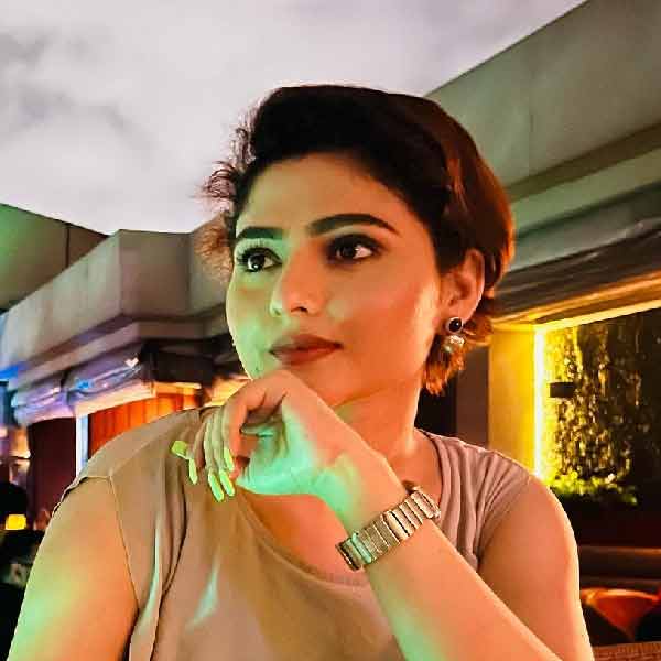 গত ১ নভেম্বর রাতে আচমকাই মস্তিষ্কে রক্তক্ষরণ (স্ট্রোক) হয় অভিনেত্রীর। চিকিৎসকেরা বলেছিলেন, মাথায় রক্ত জমাট বেঁধে গিয়েছে। তবে বয়স কম হওয়ায় সুস্থ হয়ে ওঠা নিয়ে আশাবাদী ছিলেন তাঁরা।