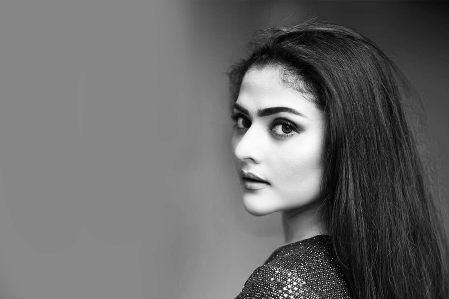  প্রিয় ঐন্দ্রিলাকে শেষবার দেখতে হাসপাতালে অনুরাগীদের ভিড়