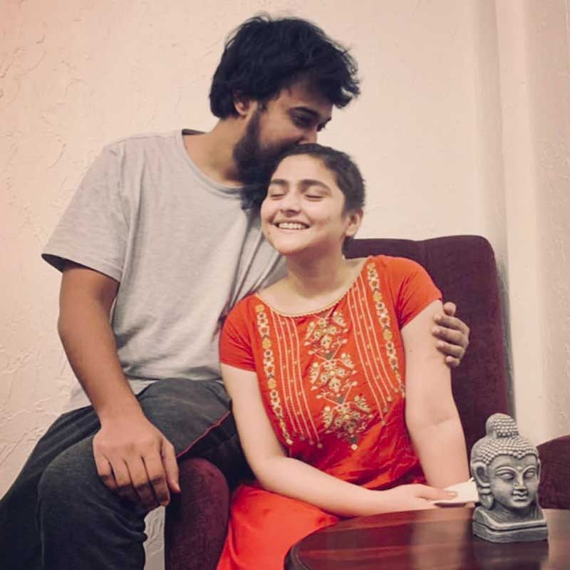 তবুও হাল ছাড়েননি চিকিৎসকরা। নিউরোসার্জেন, নিউরোলজিস্ট, ক্রিটিক্যাল কেয়ার স্পেশালিস্ট, সংক্রমণ বিশেষজ্ঞ, রেডিওলজিস্ট-সহ একাধিক বিশেষজ্ঞ চিকিৎসকদের নিয়ে একটি দল তৈরি করা হয়। ঐন্দ্রিলার চিকিৎসার জন্য সব রকম চেষ্টা চালিয়েছিলেন চিকিৎসকরা। কিন্তু সব চেষ্টা রবিবার ব্যর্থ হয়ে গেল।