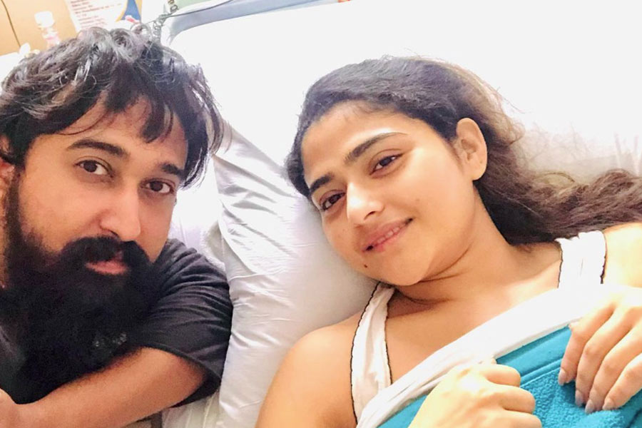 কিন্তু অস্ত্রোপচারের ১০ দিন পর অভিনেত্রীর মাথার বাঁ দিকে আবার স্ট্রোক হয়। পরে মাথার ডান দিকে আবার স্ট্রোক হয়। এর জেরে অভিনেত্রীর শারীরিক অবস্থার অবনতি ঘটতে থাকে।