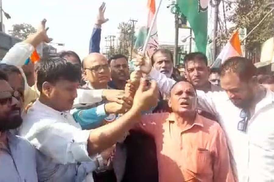 কংগ্রেসে যোগ তৃণমূল কর্মীদের। নিজস্ব চিত্র।