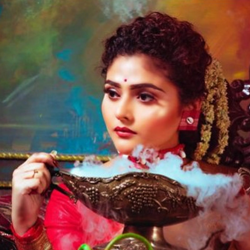 ‘জিয়নকাঠি’ চলেছিল ২০২১ সালের ১৮ এপ্রিল পর্যন্ত।  তার ঠিক দু’মাস আগেই ঐন্দ্রিলা ক্যান্সার আক্রান্ত হন। কিন্তু সেরে উঠে আবার অভিনয় শুরু করেন। 