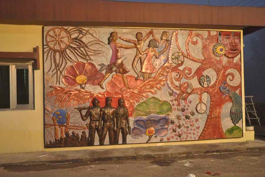 গৌরমোহন পাহাড়ির তৈরি শিল্প।