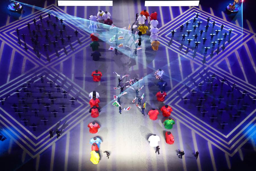 উদ্বোধনে নানা রংয়ের ছটা।