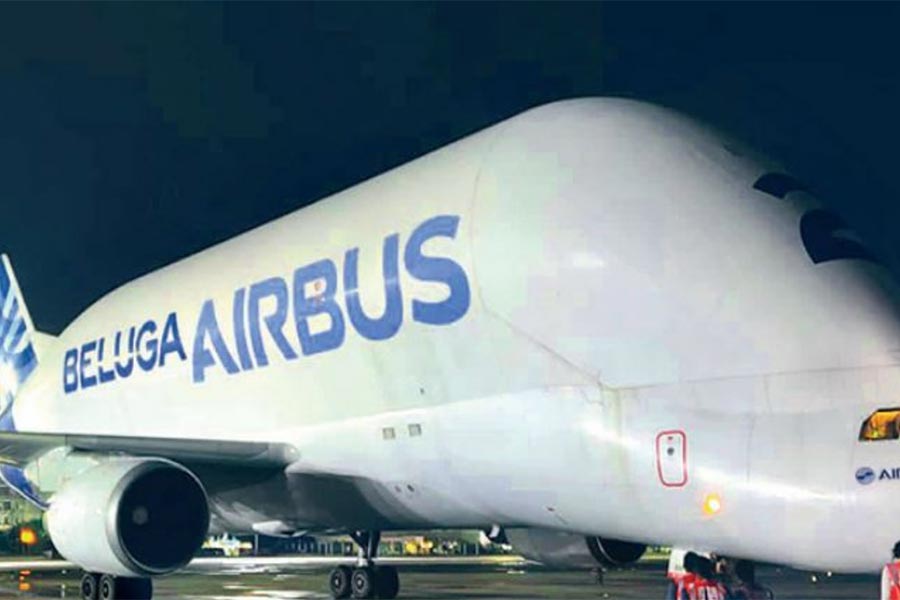 শনিবার রাত সাড়ে ১২টা নাগাদ এই বিমানটি কলকাতা বিমানবন্দরে নামে। উদ্দেশ্য, জ্বালানি সরবরাহ করা এবং বিমান কর্মীদের বিশ্রাম। 