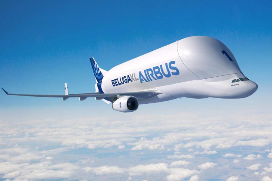 আকার এবং আকৃতির জন্য আকাশপথ পরিবহণে বেশ জনপ্রিয়তা অর্জন করেছে বেলুগা। অনেকে একে ‘সুপার ট্রান্সপোর্টার’ তকমাও দিয়েছেন। বেলুগার একটি উন্নত সংস্করণ ২০২০ সাল থেকে চালু রয়েছে, যার নাম দেওয়া হয়েছে বেলুগা-এক্সএল।