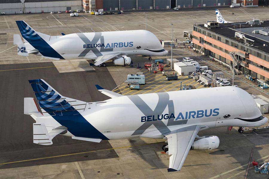 ৫৬.১৫ মিটার লম্বা, ৪৪.৮৪ মিটার চওড়া এই বিমানের ভারবহন ক্ষমতা ৪৭ হাজার কিলোগ্রাম। বিমানটি উচ্চতায় ১৭.২৪ মিটার। এই বিমানে মোট ২ জন বিমানকর্মী থাকেন। 