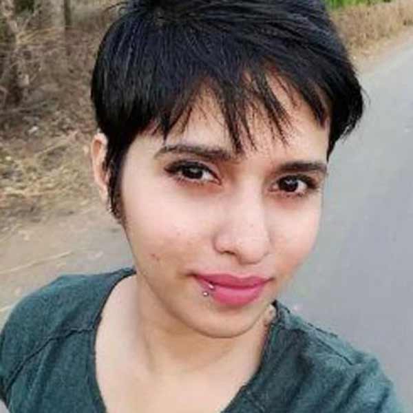 বিকাশকে বলে দেওয়া হয়, মেয়ের ভাল চাইলে, তিনি যেন আর কখনও ওঁদের জীবনে হস্তক্ষেপ না করেন। এমনকি তিনি আবার ভাসাইয়ের বাড়িতে এলেও ফল ভাল হবে না বলে হুমকি দেওয়া হয় তাঁকে।