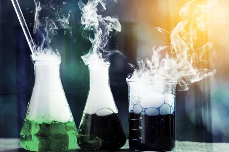 খুন করে দেহ টুকরো করা হয়ে গেলে রাসায়নিক সংগ্রহ করে আনেন রাধারা। তাঁদের পরিকল্পনা ছিল, রাসায়নিক ব্যবহার করে রাকেশের দেহের টুকরোগুলি গলিয়ে ফেলা হবে।