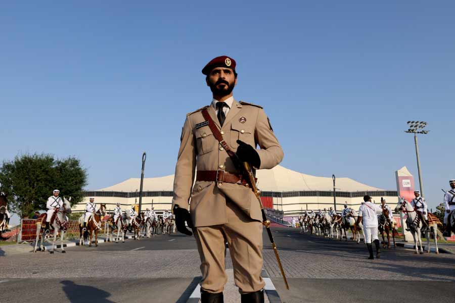 কাতার বিশ্বকাপকে ‘উপদ্রব’ বলে সম্বোধন করেছে আল কায়দা। বলা হয়েছে, কাতারের এই ‘উপদ্রবের’ জন্য দায়ী পশ্চিম এশিয়ার বাকি দেশগুলিও। এখানে বিশ্বকাপ আয়োজনের অনুমতি দেওয়া উচিত হয়নি।