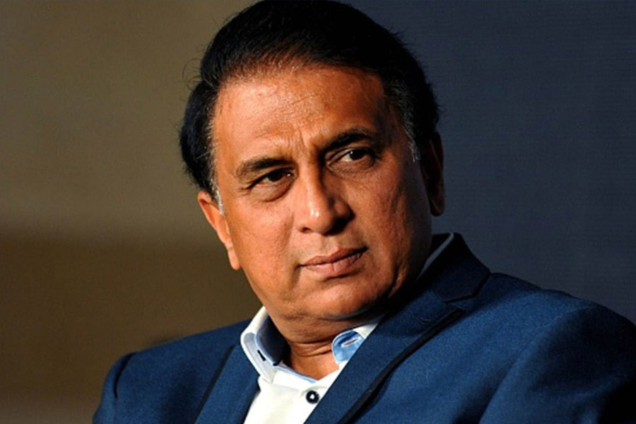 এক সাক্ষাৎকারে রঘুনন্দন নিজের অভিজ্ঞতা ভাগ করে বলেন, ‘‘১৯৮৬ সালের ঘটনা। আমি টেলিভিশনে একটি অনুষ্ঠান দেখছিলাম। শোটির সঞ্চালনা করছিলেন সুনীল গাওস্কর।’’