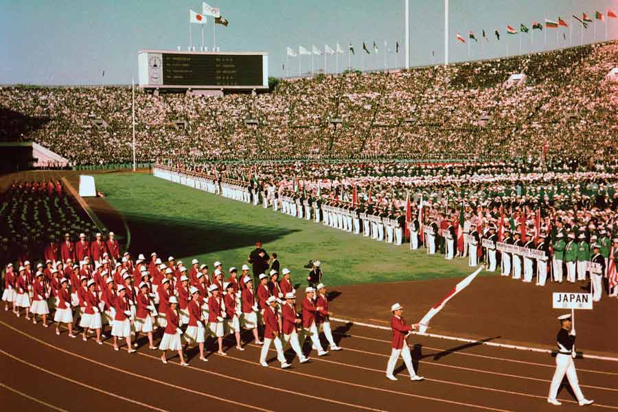 ১৯৬৪ সালের অক্টোবর মাসে পথ চলা শুরু জাপানের ‘বুলেট ট্রেন’-এর। 