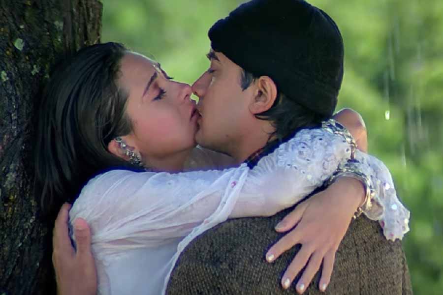 তাবড় হলিউড ছবির চুমু-রোমাঞ্চকে হারিয়ে দিতে পারে রাজা হিন্দুস্থানি।