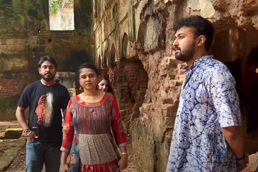  মাত্র ২৪ বছর বয়সে প্রয়াত ঐন্দ্রিলা। এখন তাঁর স্মৃতি হাতড়াচ্ছেন অনুরাগীরা।