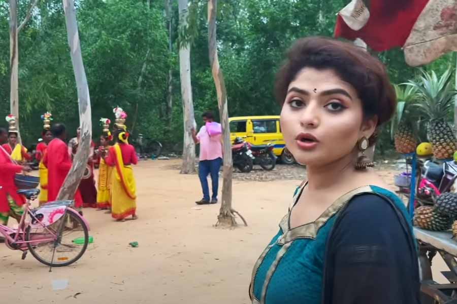 এর পর তাঁরা ঘুরে দেখেছিলেন রায়পুরের জমিদারবাড়ি।