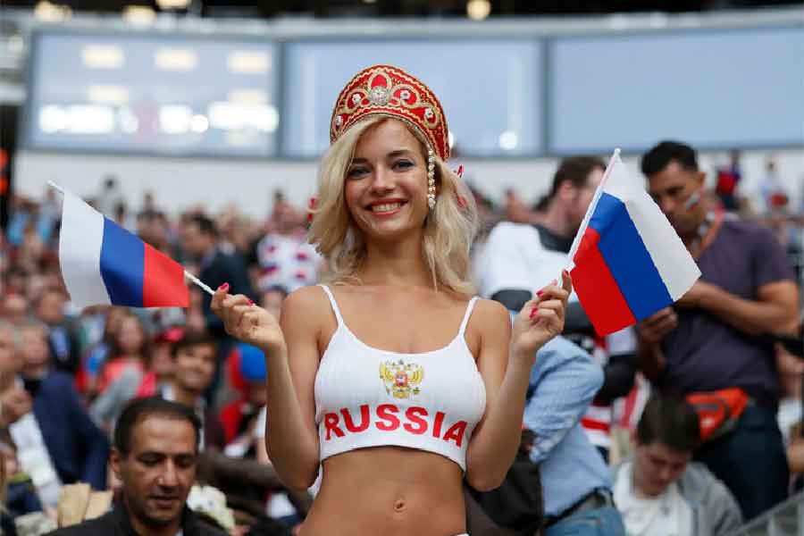 নাতালিয়া পেশায় এক জন পর্ন তারকা। ২০১৬ সালে পর্ন ইন্ডাস্ট্রিতে যোগ দেন তিনি। নাতালিয়া এক জন মডেলও।