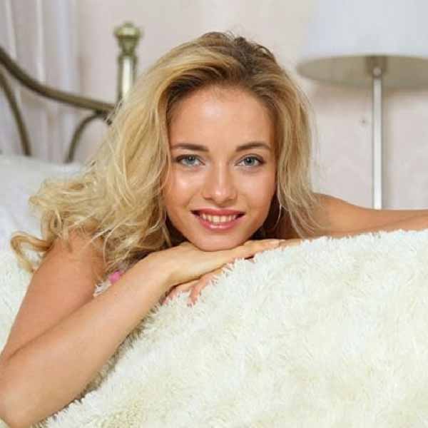 এক সাক্ষাৎকারে নাতালিয়া বলেন, “২০১২ সালের ইউরোর পর ফুটবল খেলাকে ভালবেসে ফেলেছিলাম। খেলা দেখতে পোল্যান্ডে ছুটে গিয়েছিলাম।”