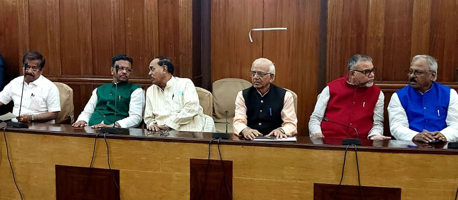 মঙ্গলবার বিধানসভার অধিবেশন শেষে তৃণমূল বিধায়কদের নিয়ে একটি বৈঠক হয়। 