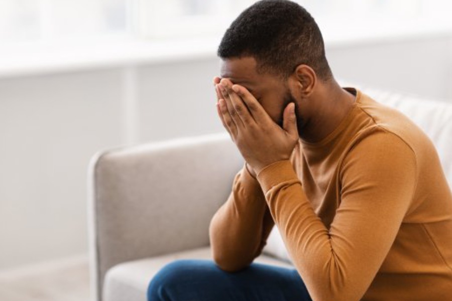 পর্যাপ্ত ঘুম না হলে বেড়ে যেতে পারে যে কোনও মানসিক সমস্যাই।