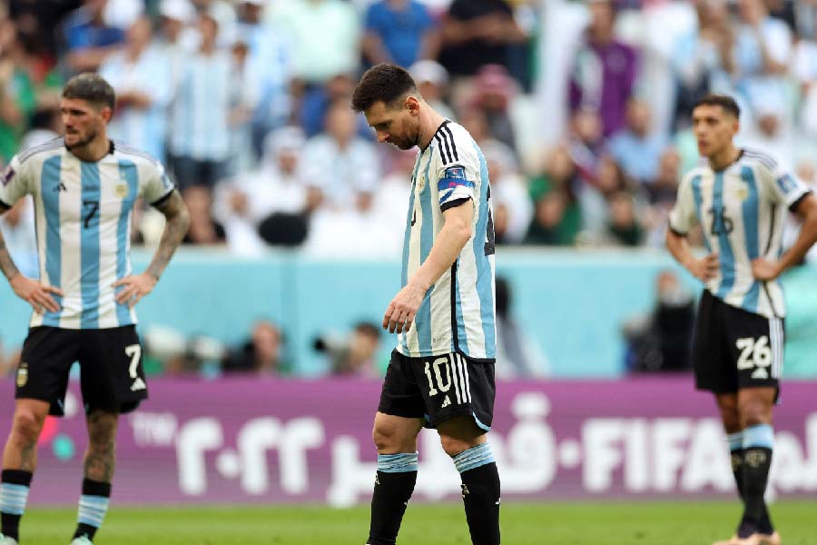 ২০১৪ সালের বিশ্বকাপ ফাইনালে ছিল জার্মানির মতো কড়া প্রতিপক্ষ। তবে অতিরিক্ত সময়ে মারিও গোতজের এক গোলেই চুরমার হয়ে গিয়েছিল মেসি তথা গোটা আর্জেন্টিনার কাপ জয়ের স্বপ্ন। ০-১ গোলে হেরে রানার্সের তকমায় সন্তুষ্ট হতে হয়েছিল মেসিকে।