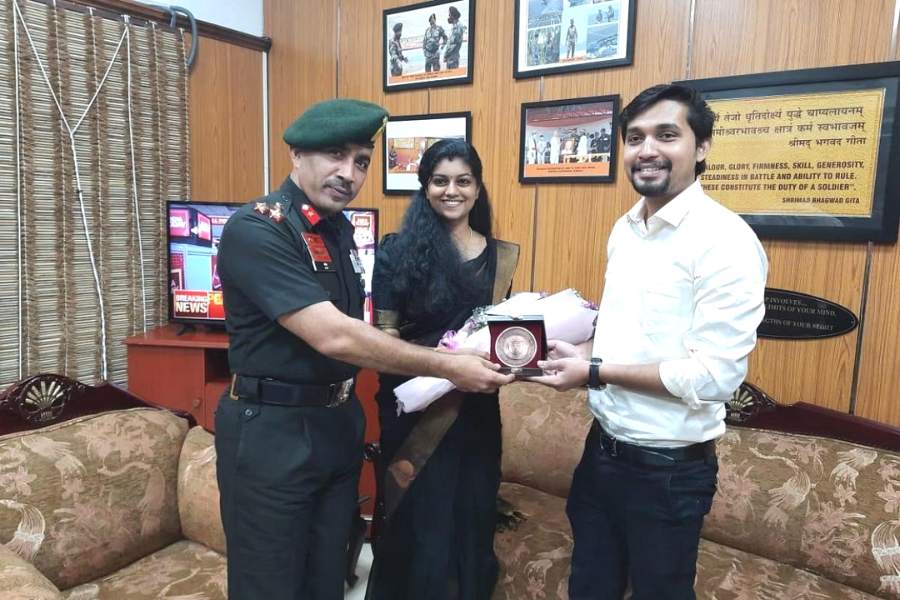 সামরিক স্টেশনে অভিনন্দন